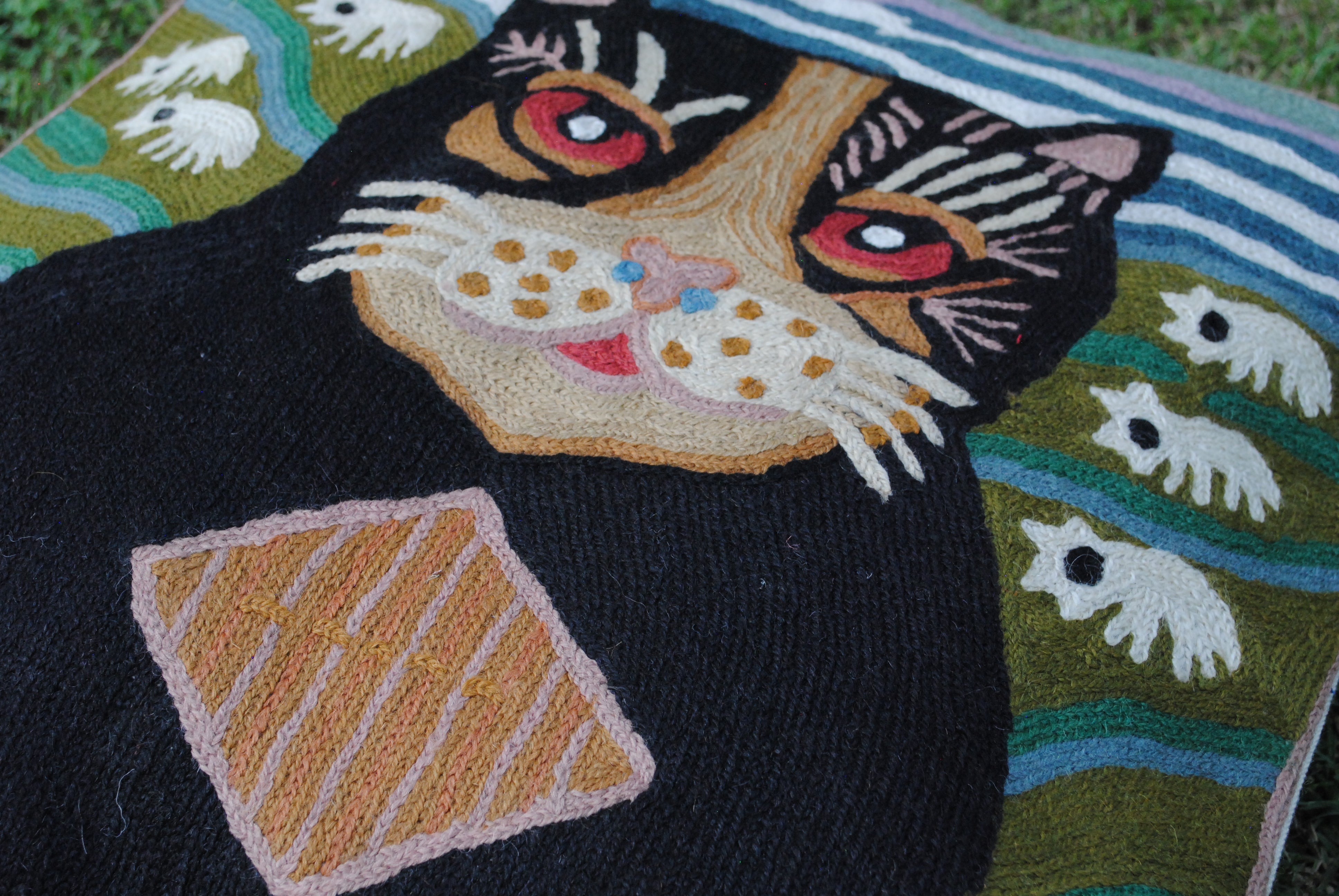 Byaer Hand Embroidered Cushion Cover