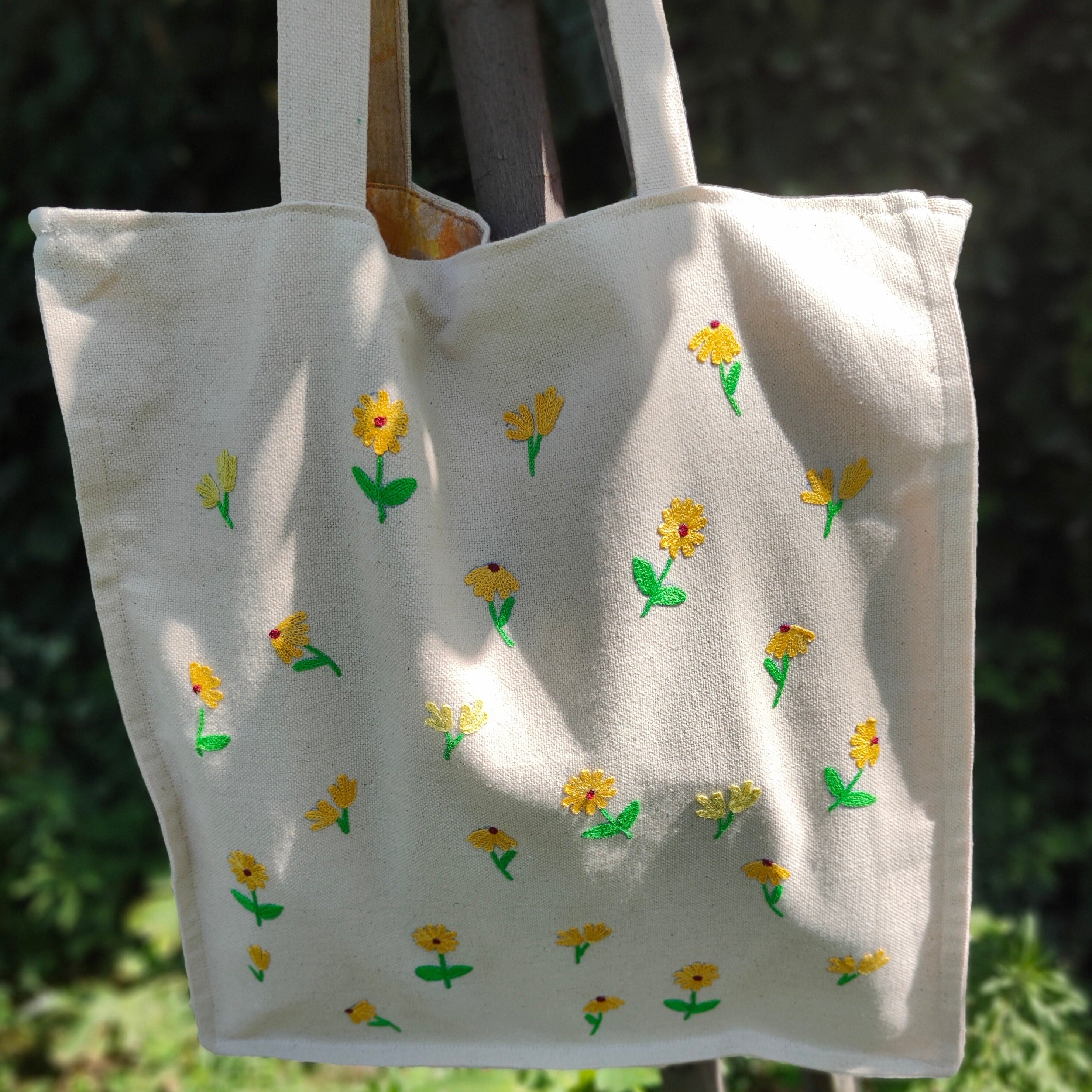 Hand-embroidered Posh Bag - Main Image