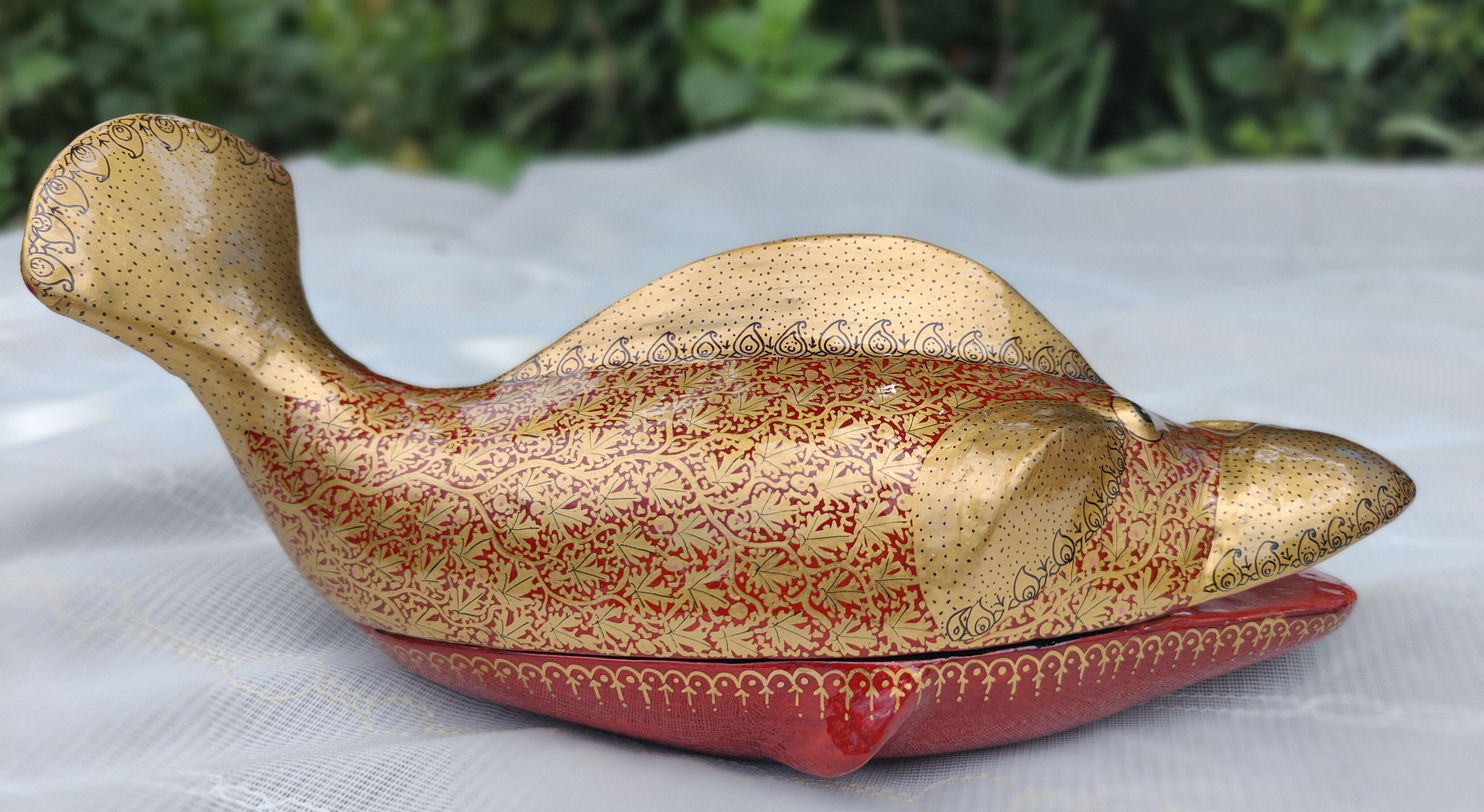 Sonth x Fayaz Ahmad Jan - Papier-mâché Decorative Red and Gold Fish
