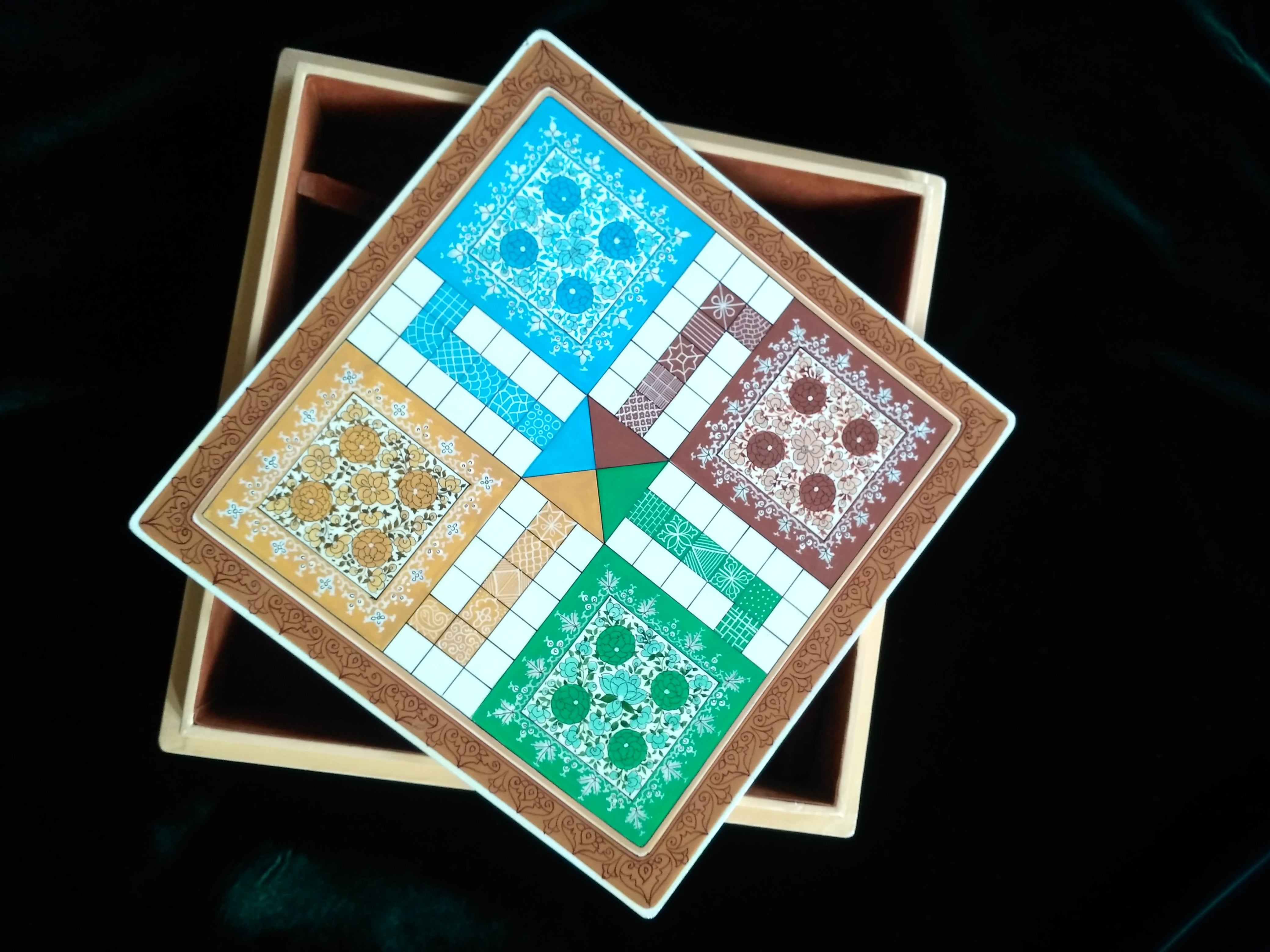 Ludo, Saanp Seedi -  Papier Mache Board Games Set
