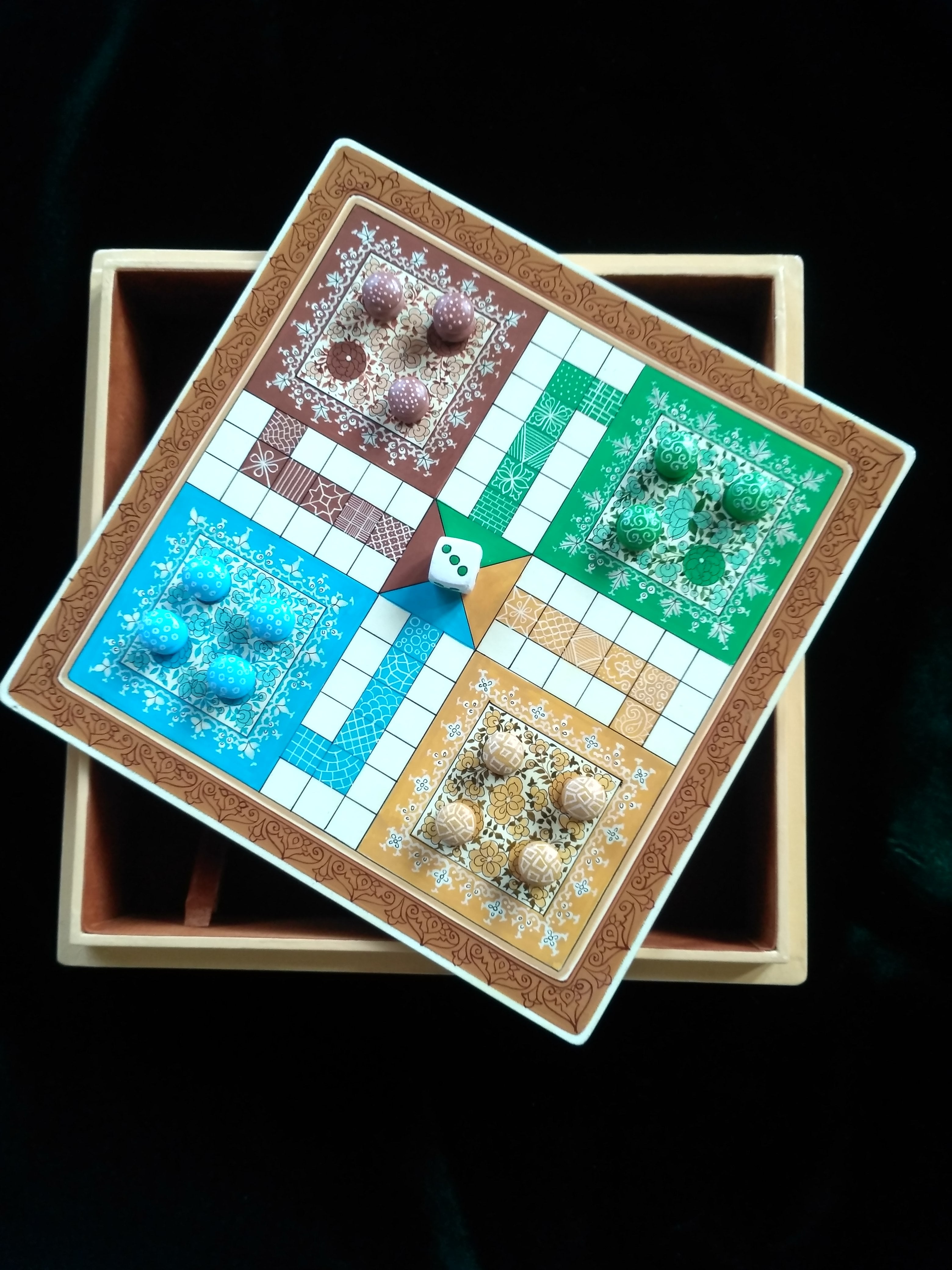 Ludo, Saanp Seedi -  Papier Mache Board Games Set